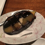 Katsugyo Shunsai Ashibi - 2種類の味噌のナス田楽583円。