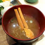 Hakodate Marukatsu Suisan - セットのカニ汁は、カニならではの深い甘みが十分に溶けだしており、嬉しい味わい
