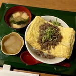 京都 柳馬場 ほん田亭 - こだわりの京だし巻丼　肉そぼろのせ