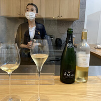 Point - まずはワイン。
                      私はハーフペアリング。
                      