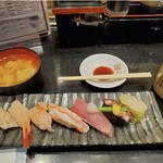 Mawaru Toyamawan Sushi Tama - 