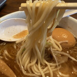 中華ソバ 櫻坂 - 麺リフトアップ