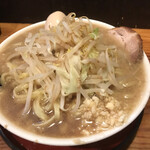 麺屋 虎司 - 虎司ラーメン（大盛、野菜チョイ増し、ニンニクあり）