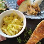 ビストロカフェシュシュ - ピクルス達。ムール貝のマリネ。