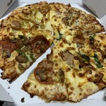 ドミノ・ピザ - クワトロ・ジャイアント M、1,000円(税別)