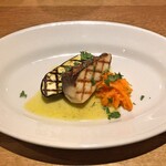 スガハラ - 鹿児島県産 平政 + 茄子のグリル + 人参サラダ
