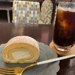 プルメリアラクーン - 八王子ロールケーキとアイスコーヒー