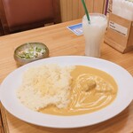 LOTUS - スペシャルカレーセット(サラダ/チキンカレーライス/ラッシー)