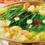 [Salted Tonkotsu Motsu-nabe (Offal hotpot)] 1,628 yen per person (tax included)