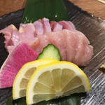 桜島溶岩焼 岩黒 - 鳥刺し