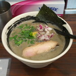 麺場 ハマトラ - 塩鳥煮干しそば 780円(大盛無料)
