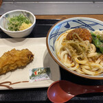 Marugame Seimen - かしわ天150円　シビ辛麻辣坦々うどん690円