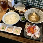 Aisengyoshouten - 本日の鮮魚漬け定食 880円(税込)