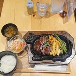 洋食屋 伊勢十 - 松坂牛ひとくちカットステーキ