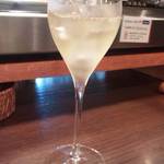 Taverna Pecorino - 本日の乾杯ショット　イタリアンスパークリンググラスで２８０円！