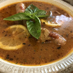 バナナカフェ - さっぱりレモンとハーブソーセージのスープカレー