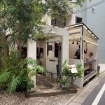 海南鶏飯食堂 - おしゃれなつくりのお店。さすが六本木