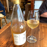 トラットリア ピッツェリア polipo - 妻がオーダーした自然派ぶどうジュースです。