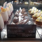 Patisserie okashi gaku - ショーケースのチョコ