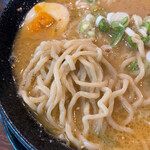 麺処 ひといき - 豚骨では珍しいちぢれ麺