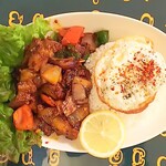 ロイヤルグリーン レストランアンドバー - デビルライスチキン(上から)