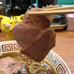 サバ6製麺所 - チャーシュー、にゅ～～ん！