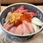 よねさん - 〈2021年08月・再訪・99回目〉鮪・ハマチ・雲丹の海鮮丼
