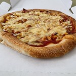 ピザ・カルボ - ベーコンとたっぷりマヨコーンのピザ