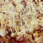 ピザ・カルボ - ベーコンとたっぷりマヨコーンのピザ