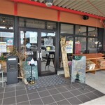 農家直営レストラン カゴンマルシェ - お店入口