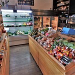 農家直営レストラン カゴンマルシェ - 野菜売場