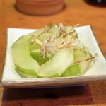 やきとり 正や - キュウリの浅漬け