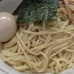 バッソ ドリキュウ - つけそばの麺