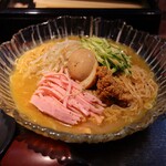 楽山 - カレー冷麺(800円)
麺大盛り +50円
