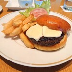 オールデイダイニング ORIGAMI - 国産牛ハンバーガー