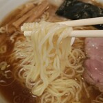 昭島大勝軒 - ちょい柔らかめの麺をズズズズズ