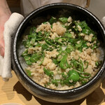 温石 - 鱧のそぼろと、「松の舞」というししとうの御飯。ほんのり辛さと鶏のような食感が新鮮。