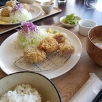 定食の店 にこまつ