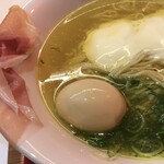 黄金の塩らぁ麺 ドゥエイタリアン - らぁ麺生ハムフロマージュセット　1400円