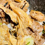 三牛志 藍屋 - 牛すじキムチ丼 ライス大