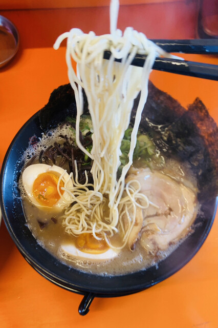 羽釜豚骨二代目けんのすけ 久山店 土井 ラーメン 食べログ