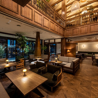 暖炉を囲みリラックスしてお過ごしいただけます。