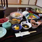 にかほ温泉 旅館いちゑ - 由利牛と焼き岩牡蠣メインの夕飯