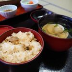 にかほ温泉 旅館いちゑ - はまぐりのお吸物と炊き込みご飯