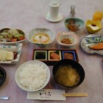 にかほ温泉 旅館いちゑ - 朝から目移りしまくるおかずの量