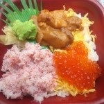丼丸 - カニウニイクラ丼￥500（消費税サービス）