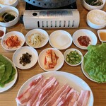 Umechan - お昼ランチのサムギョプサル韓定食