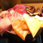 ふさ鮨 - 海鮮丼　1700円　
            シャリの上にネギトロも入ってます