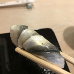 九段下　寿司政 - 新子２２００円。淡い中にも小肌らしい旨味もあり、とても美味しかったです（╹◡╹）