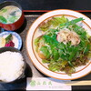 Kiraku - サラダ風オロシとんかつ定食（￥1000）。とんかつの上に大根おろし＋たっぷり葉野菜が乗る
